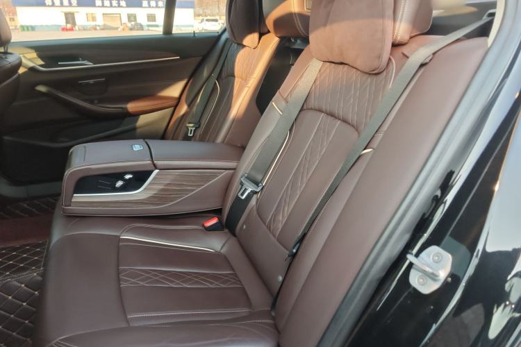 Used BMW 5 Series 2018 Facelifted 530Li xDrive Luxury Package Interior 4