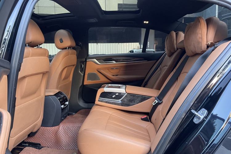 Used BMW 5 Series 2018 Restyled 530Li Luxury Edition M Sport Package Interior 5