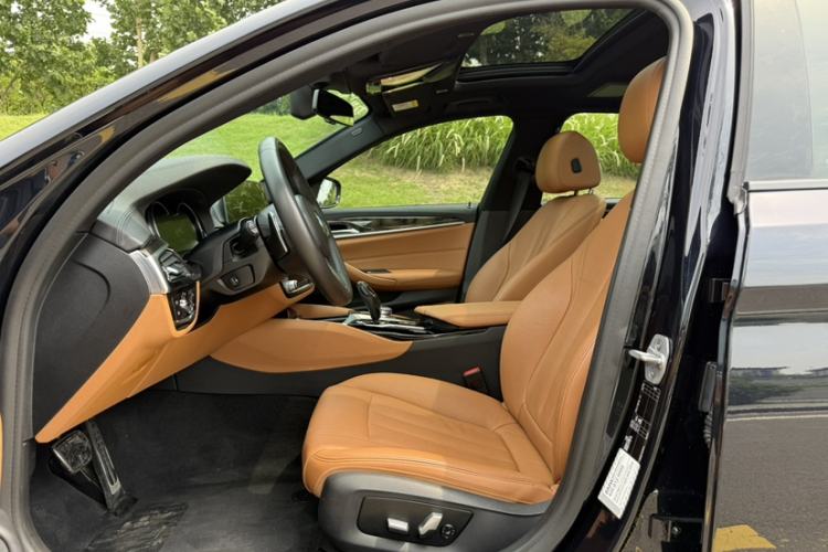 Used BMW 5 Series 2018 Restyled 530Li Leading Edition M Sport Package Interior 5