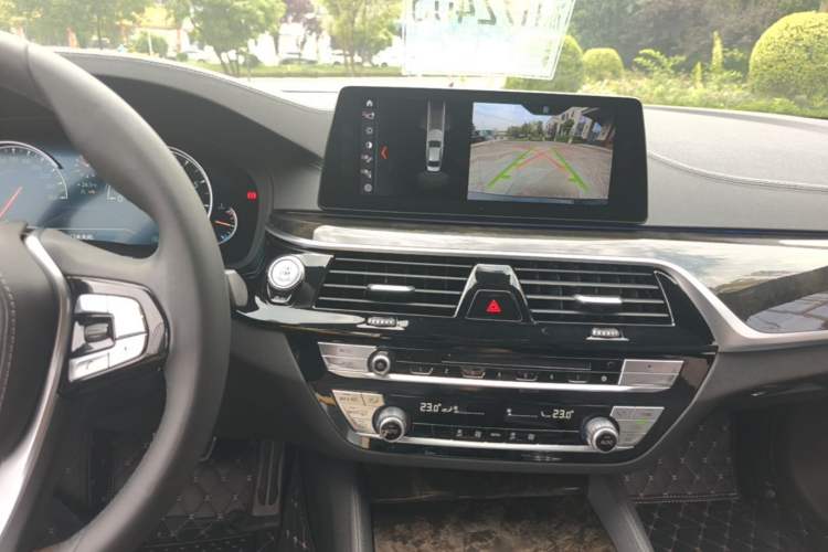 Used BMW 5 Series 2018 525Li M Sport Package Interior 5
