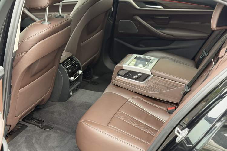 Used BMW 5 Series 2018 530Li Luxury Edition Premium Package Interior 5