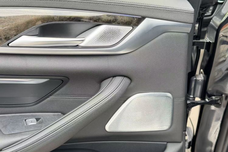 Used BMW 5 Series 2018 525Li M Sport Package Interior 6