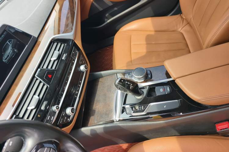 Used BMW 5 Series 2018 528Li Launch Special Edition Interior 6