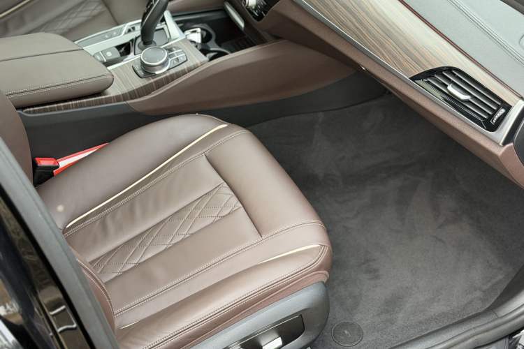 Used BMW 5 Series 2018 530Li Luxury Edition Premium Package Interior 7