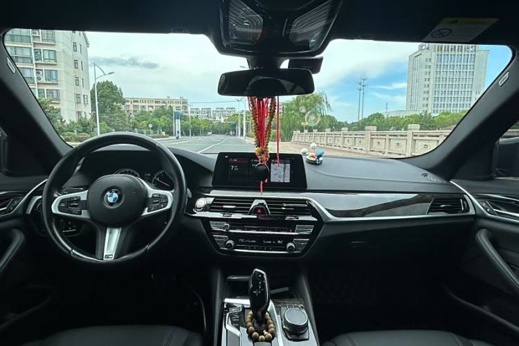 Used BMW 5 Series 2018 525Li M Sport Package Interior 7