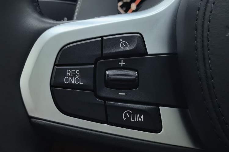 Used BMW 5 Series 2018 530Li Leading Model M Sport Package Interior 7