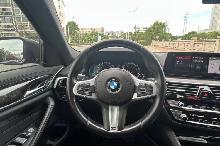 Used BMW 5 Series 2018 525Li M Sport Package Interior 9