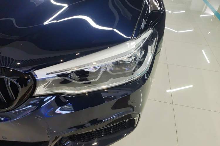 Used BMW 5 Series 2018 Restyled 530Li Leading Edition M Sport Package Left Front Headlight