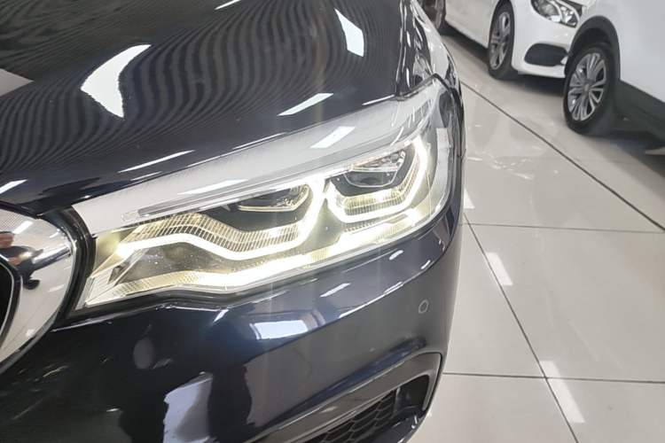 Used BMW 5 Series 2018 530Li Luxury Edition M Sport Package Left Front Headlight