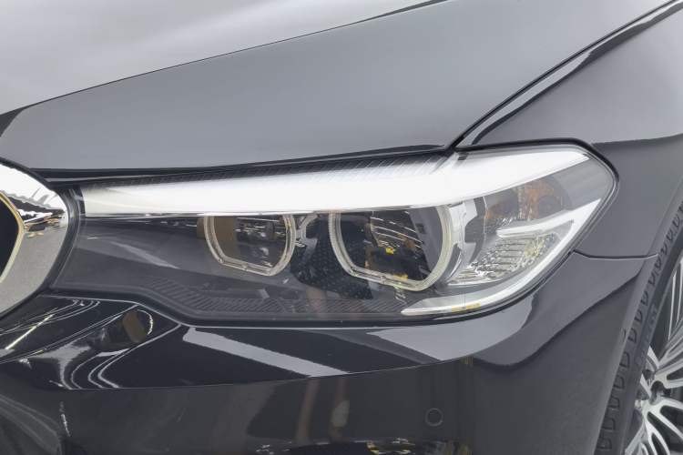 Used BMW 5 Series 2018 530Li Leading Model M Sport Package Left Front Headlight