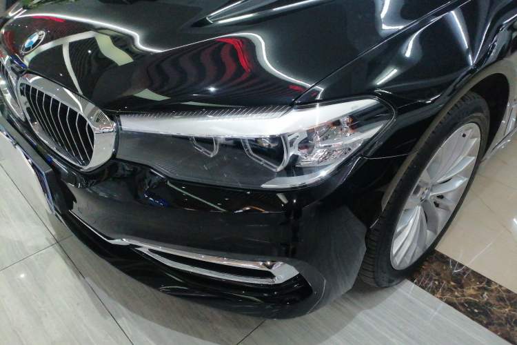 Used BMW 5 Series 2018 530Li xDrive Luxury Package Left Front Headlight