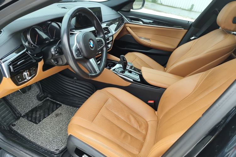 Used BMW 5 Series 2018 Facelifted 530Li xDrive M Sport Package Left Front Seat
