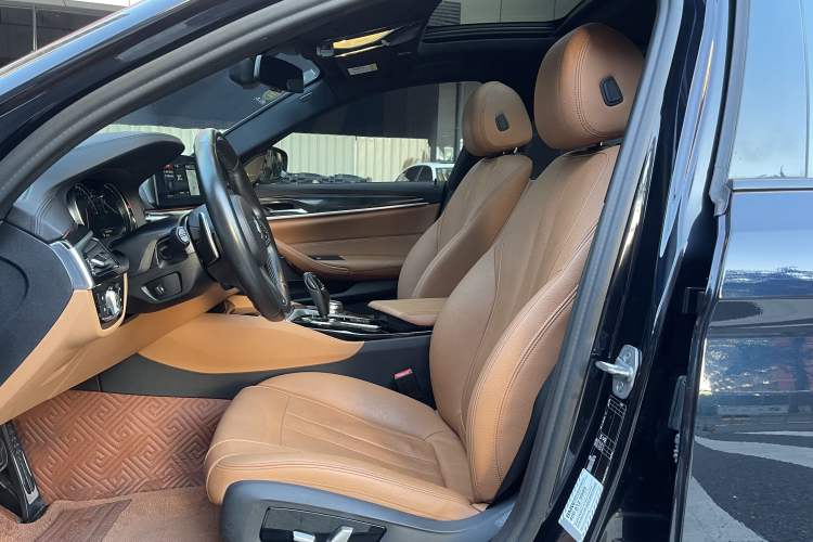 Used BMW 5 Series 2018 Restyled 530Li Luxury Edition M Sport Package Left Front Seat