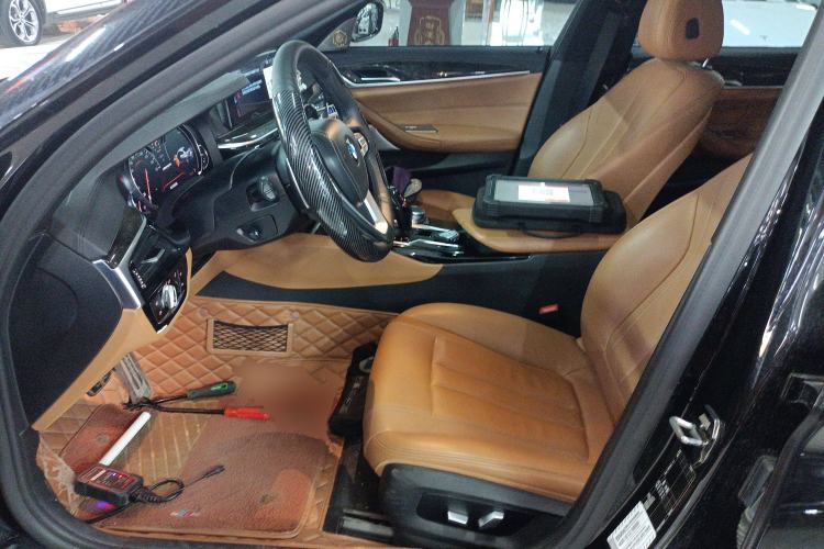 Used BMW 5 Series 2018 Restyled 530Li Leading Edition M Sport Package Left Front Seat