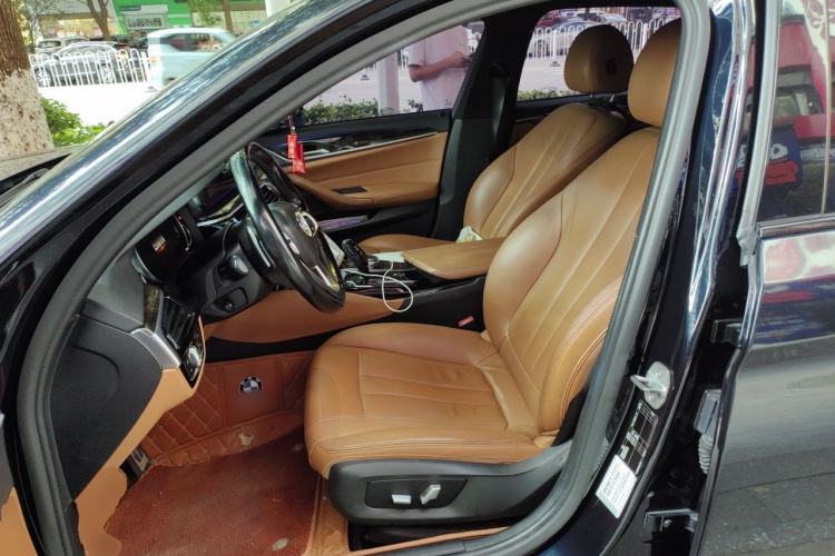 Used BMW 5 Series 2018 530Li Leading Model M Sport Package Left Front Seat