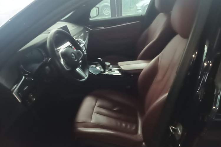 Used BMW 5 Series 2018 Facelifted 530Li xDrive M Sport Package Left Front Seat
