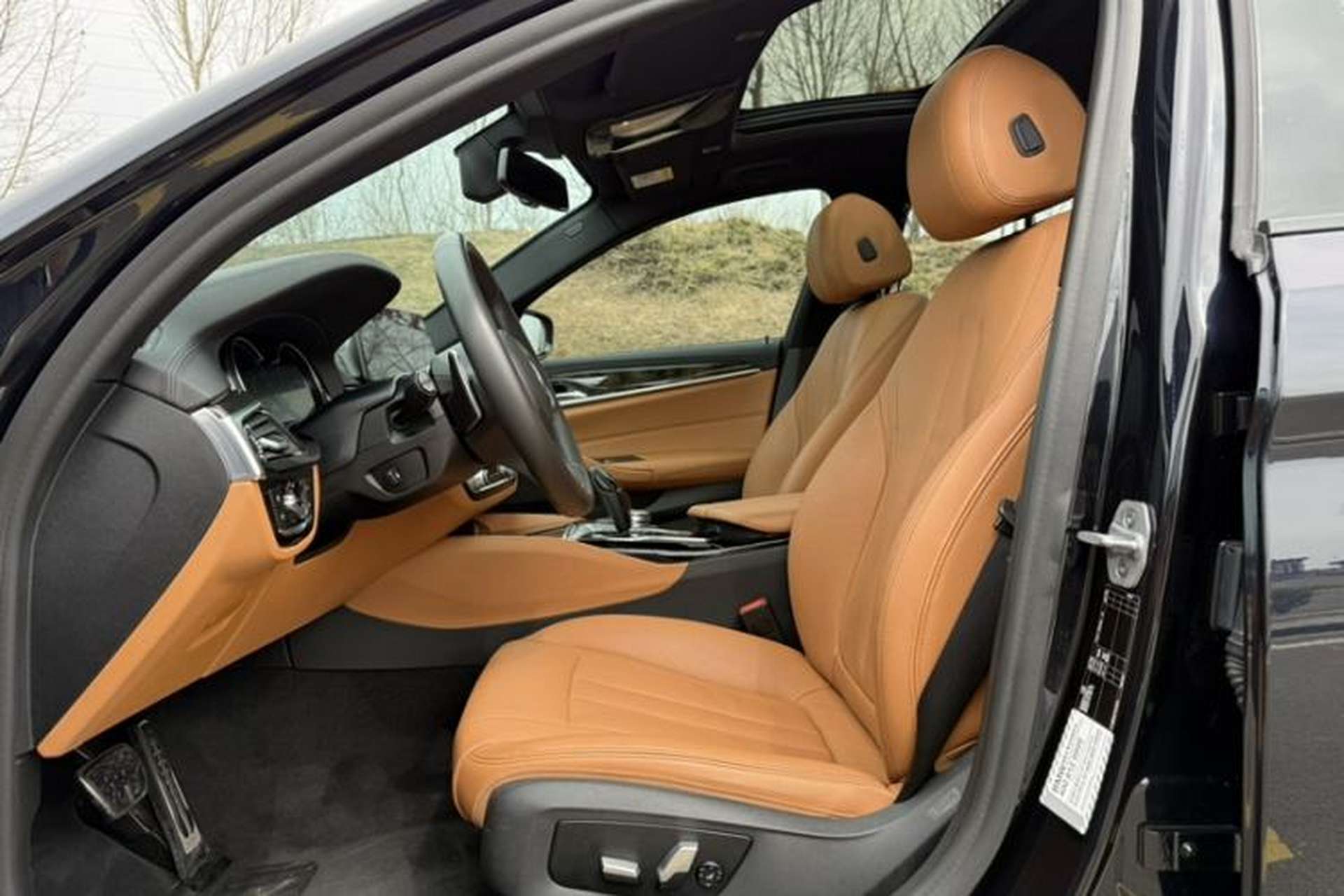 Used BMW 5 Series 2018 Restyled 530Li Leading Edition M Sport Package Left Front Seat