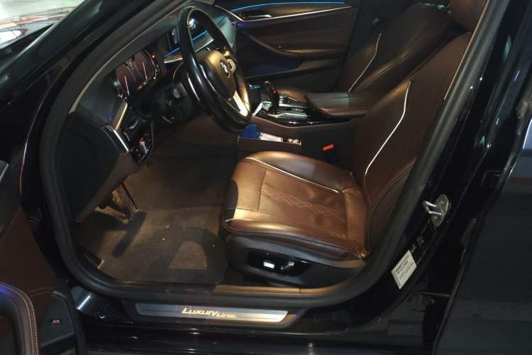Used BMW 5 Series 2018 Revised Version 530Li Leading Edition Luxury Package Left Front Seat