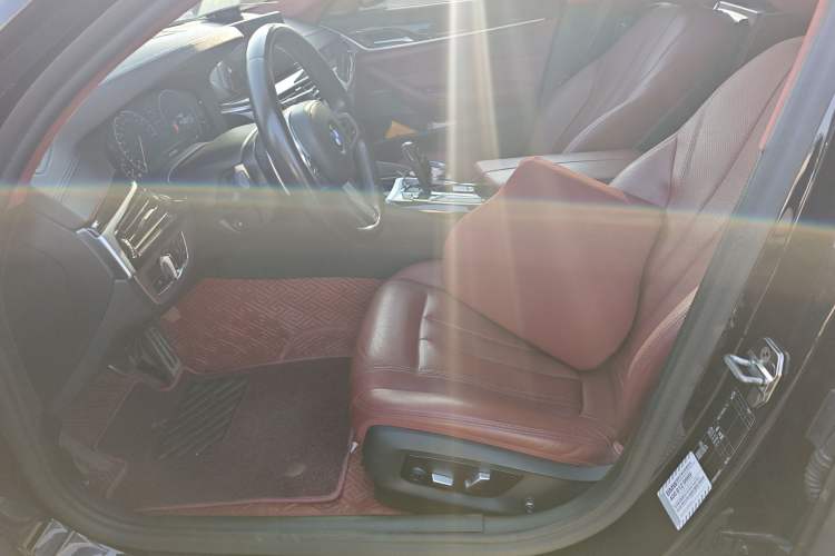 Used BMW 5 Series 2018 Restyled 530Li Luxury Edition M Sport Package Left Front Seat
