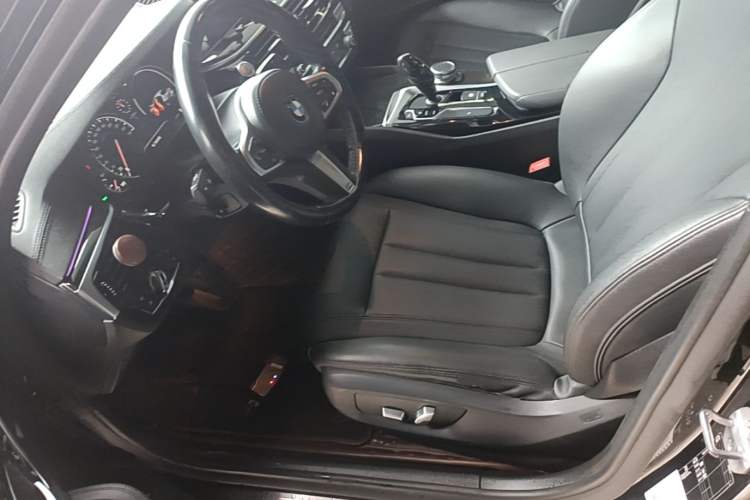 Used BMW 5 Series 2018 525Li M Sport Package Left Front Seat