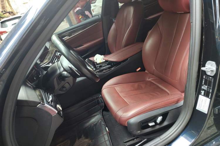 Used BMW 5 Series 2018 530Li Luxury Edition M Sport Package Left Front Seat