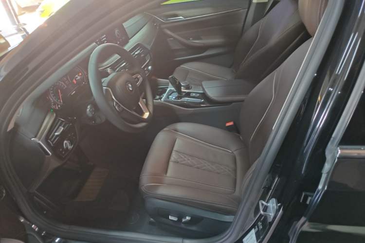 Used BMW 5 Series 2018 Facelifted 530Li Luxury Edition Premium Package Left Front Seat