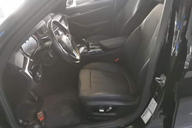 Used BMW 5 Series 2018 525Li M Sport Package Left Front Seat