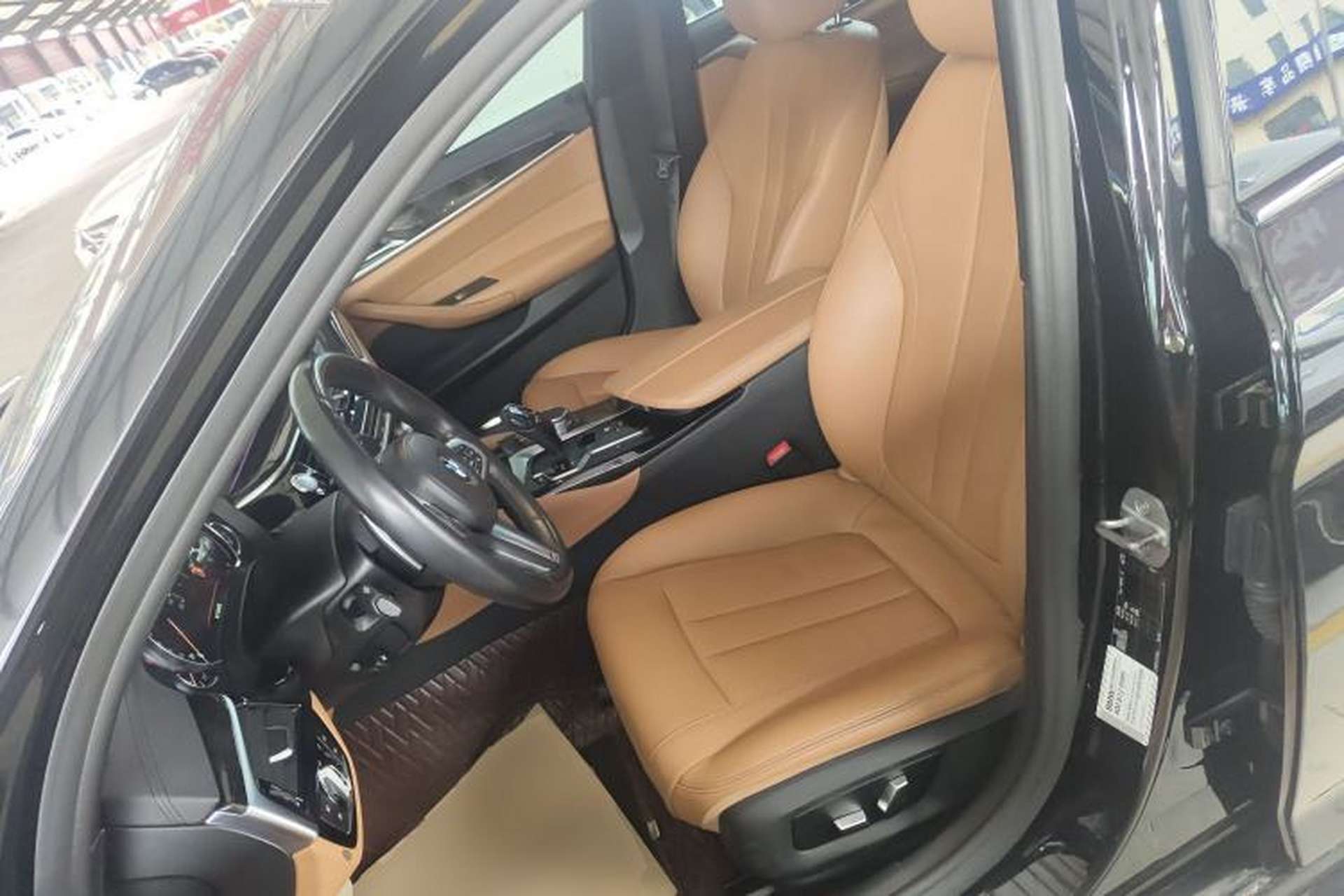Used BMW 5 Series 2018 Restyled 530Li Leading Edition M Sport Package Left Front Seat