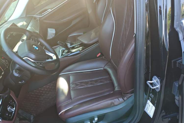 Used BMW 5 Series 2018 530Li Leading Edition Luxury Package Left Front Seat