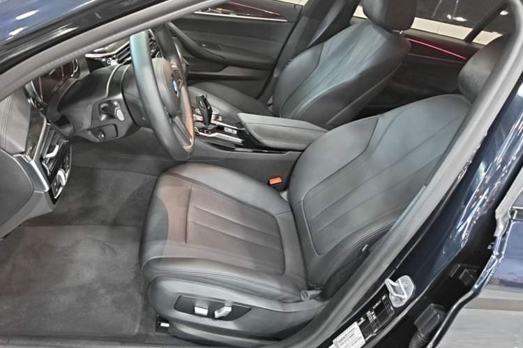 Used BMW 5 Series 2018 525Li M Sport Package Left Front Seat