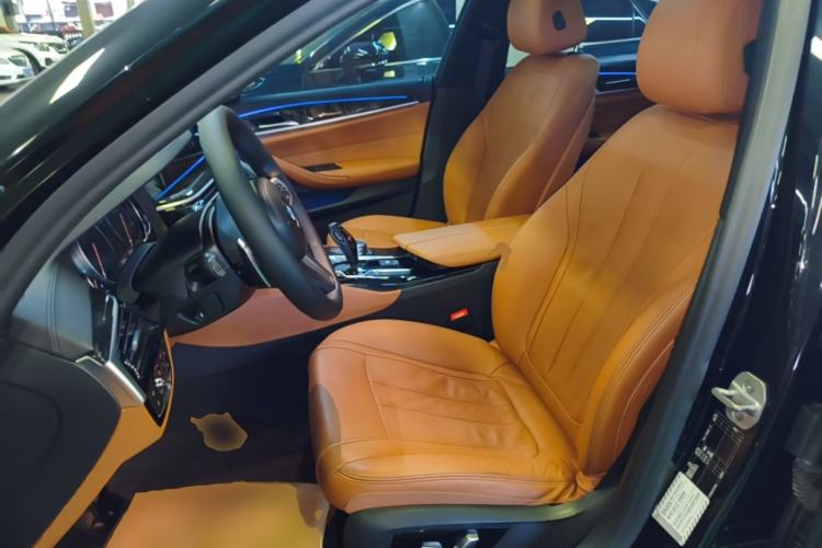Used BMW 5 Series 2018 Restyled 530Li Luxury Edition M Sport Package Left Front Seat
