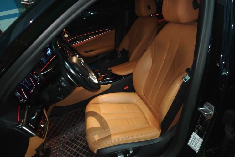Used BMW 5 Series 2018 Restyled 530Li Leading Edition M Sport Package Left Front Seat