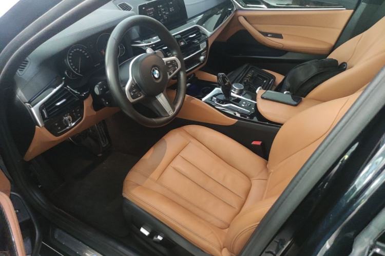 Used BMW 5 Series 2018 Restyled 530Li Leading Edition M Sport Package Left Front Seat