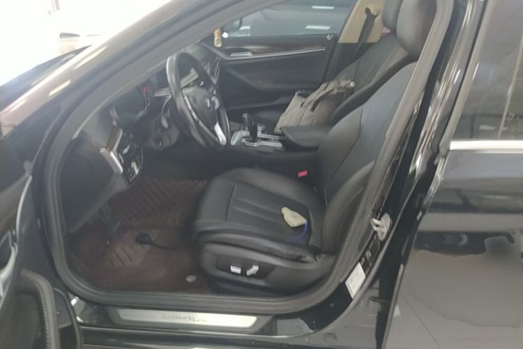 Used BMW 5 Series 2018 525Li Luxury Package Left Front Seat
