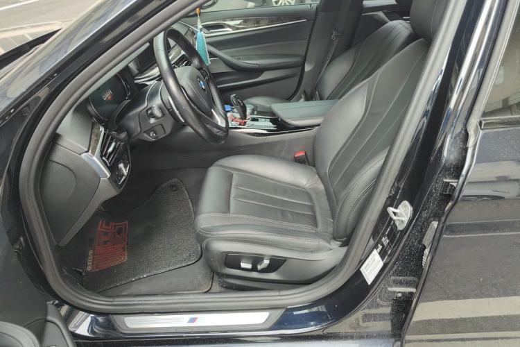 Used BMW 5 Series 2018 530Li Leading Model M Sport Package Left Front Seat