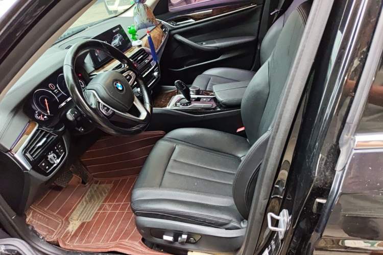 Used BMW 5 Series 2018 525Li Luxury Package Left Front Seat