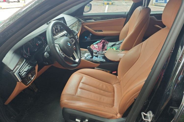 Used BMW 5 Series 2018 Restyled 530Li Leading Edition M Sport Package Left Front Seat