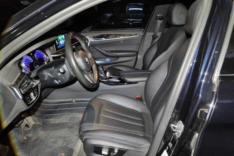 Used BMW 5 Series 2018 525Li M Sport Package Left Front Seat
