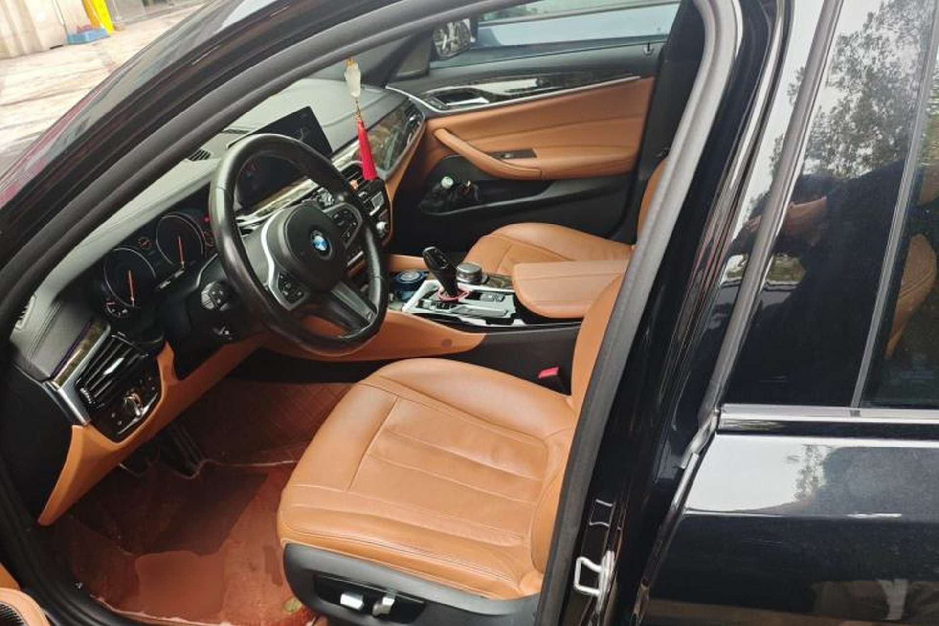 Used BMW 5 Series 2018 Restyled 530Li Luxury Edition M Sport Package Left Front Seat