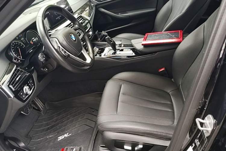 Used BMW 5 Series 2018 525Li M Sport Package Left Front Seat