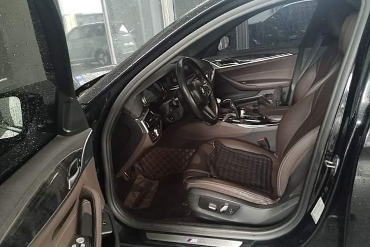 Used BMW 5 Series 2018 525Li M Sport Package Left Front Seat