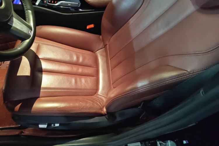 Used BMW 5 Series 2018 Restyled 530Li Leading Edition M Sport Package Left Front Seat