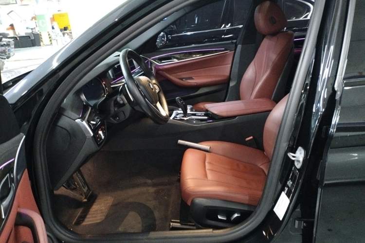 Used BMW 5 Series 2018 Restyled 530Li Leading Edition M Sport Package Left Front Seat
