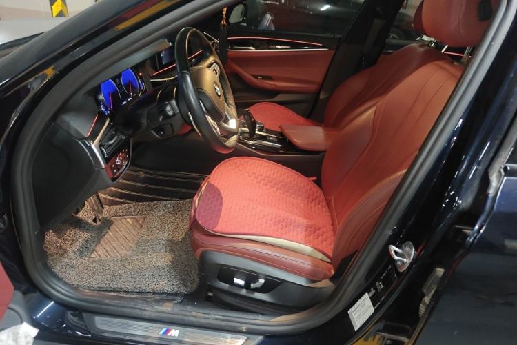 Used BMW 5 Series 2018 Restyled 530Li Leading Edition M Sport Package Left Front Seat