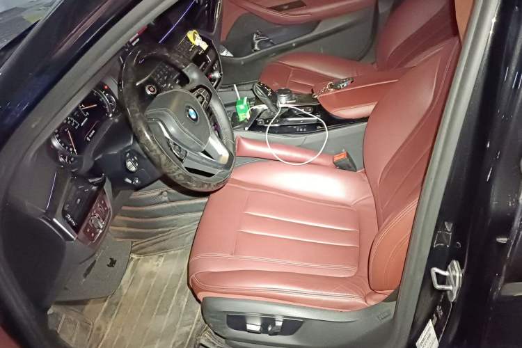Used BMW 5 Series 2018 530Li Leading Model M Sport Package Left Front Seat