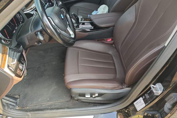 Used BMW 5 Series 2018 525Li Luxury Package Left Front Seat