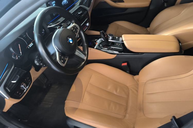 Used BMW 5 Series 2018 530Li Leading Model M Sport Package Left Front Seat