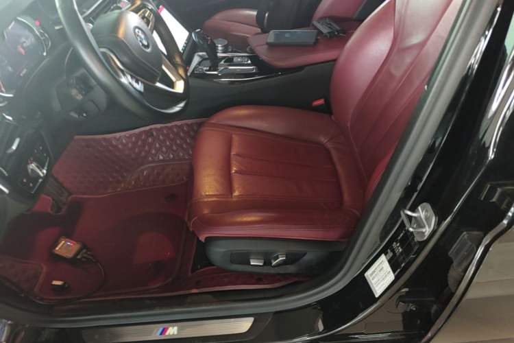 Used BMW 5 Series 2018 Restyled 530Li Leading Edition M Sport Package Left Front Seat