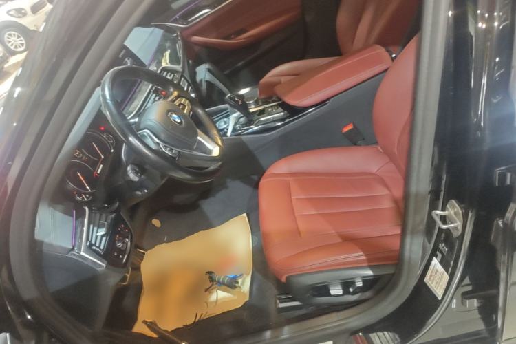 Used BMW 5 Series 2018 Restyled 530Li Leading Edition M Sport Package Left Front Seat