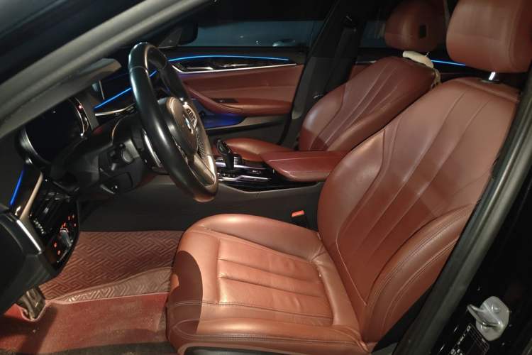Used BMW 5 Series 2018 Restyled 530Li Leading Edition M Sport Package Left Front Seat